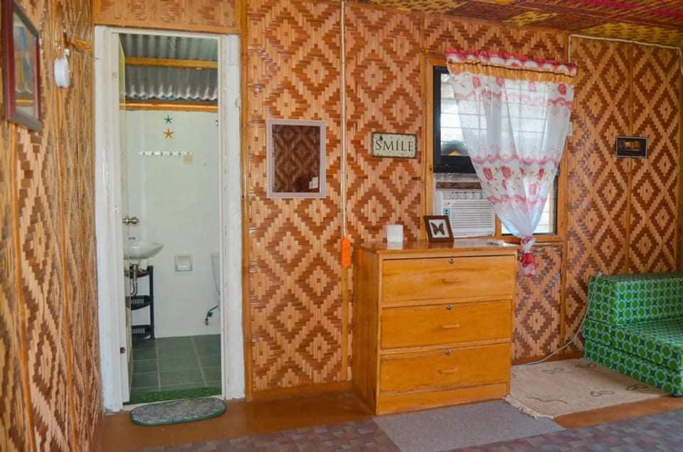Хостел Titanic'S Nipa Hut Моалбоал Екстер'єр фото